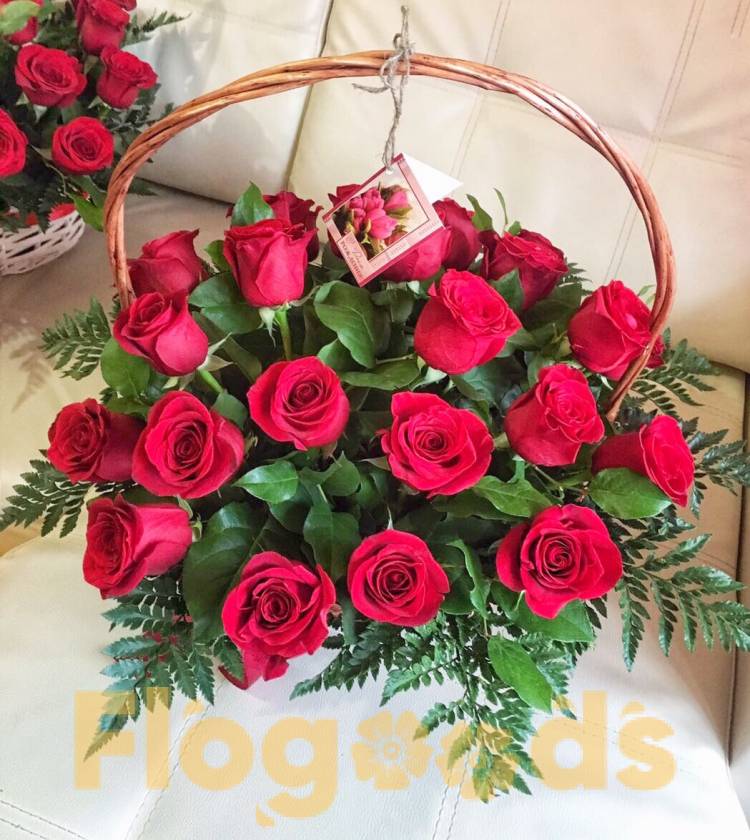 Корзина «Донна роза» за 12 360 руб.